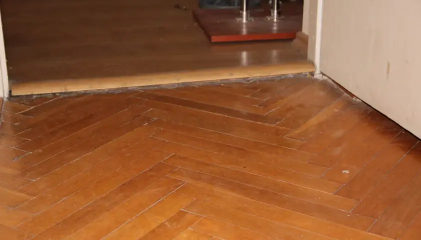 Co położyć na stary parkiet? Najlepsze rozwiązania do renowacji powierzchni