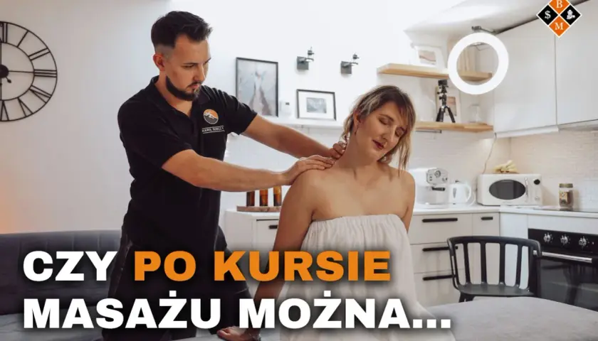 Mężczyzna wykonuje masaż karku kobiecie. Czy po kursie masażu można pracować jako masażysta? Dowiedz się więcej!
