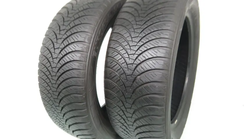 Dwa opony całoroczne Falken Euroall Season AS210, gotowe do testów na drodze.