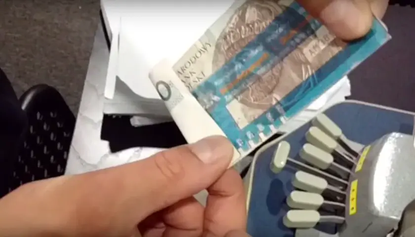 Jak niewidomi rozpoznają banknoty? Praktyczne metody i narzędzia