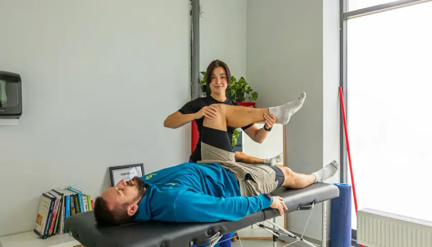 Szybka rehabilitacja: Jak ominąć kolejki NFZ i wrócić do zdrowia?