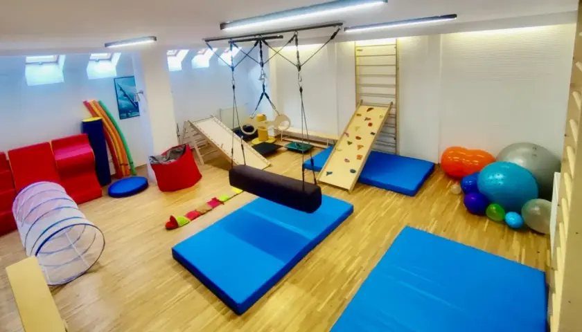 Integracja sensoryczna Warszawa: Jak wybrać najlepsze centrum?