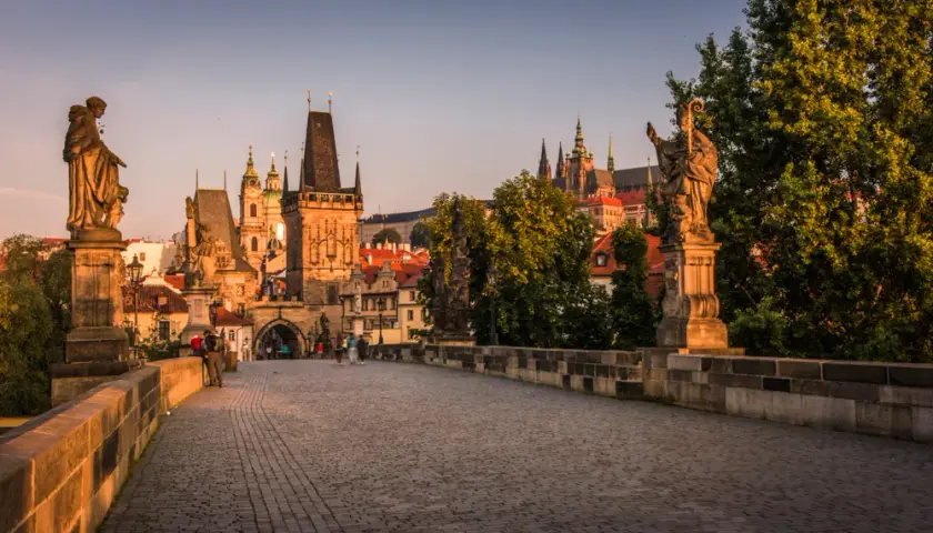 Praga: Twój przewodnik po najpiękniejszych miejscach i ukrytych perłach