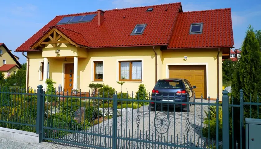 Jakie kolory pasują do żółtej elewacji? 5 najlepszych propozycji