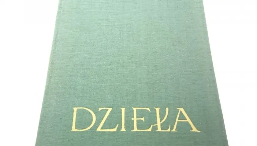 Zielona okładka książki z napisem "STEFAN ŻEROMSKI" i "DZIEŁA" złotymi literami.