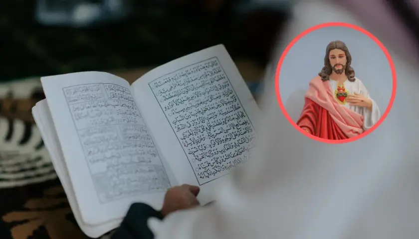 Otwarta księga z arabskim pismem obok wizerunku Jezusa. Jezus w islamie jest prorokiem, a jego narodziny są cudem.