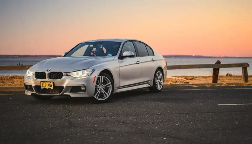 BMW 328i F30 – najważniejsze informacje, osiągi i opinie użytkowników
