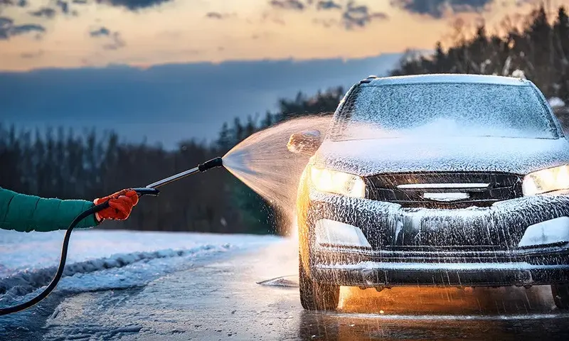 Czy można myć auto na mrozie? Sprawdź, jak to zrobić bezpiecznie