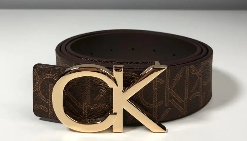 Jak stylizować pasek Calvin Klein, aby odmienić swój look?