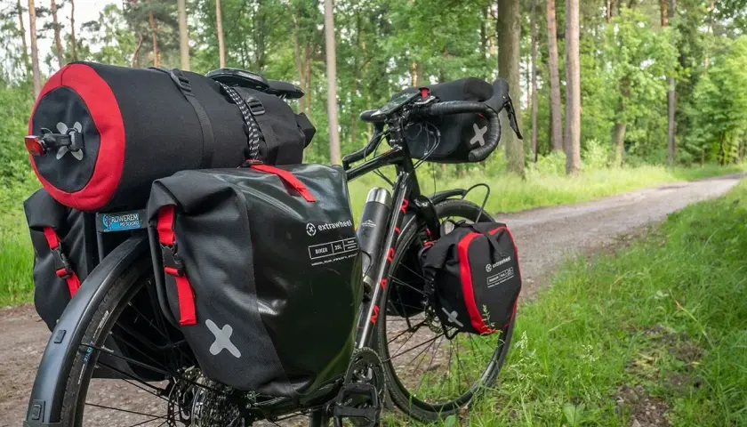 Gotowe na wyprawę? Te sakwy rowerowe pomieszczą wszystko, czego potrzebujesz.