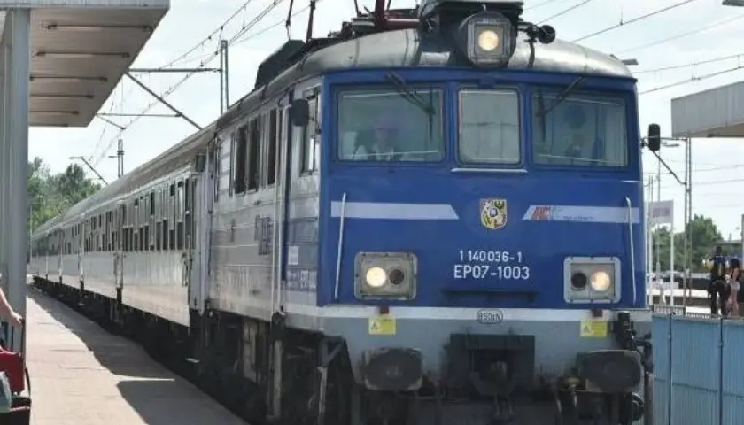 Jak dojechać z Warszawy do Ustronia Górskiego - najlepsze opcje transportu