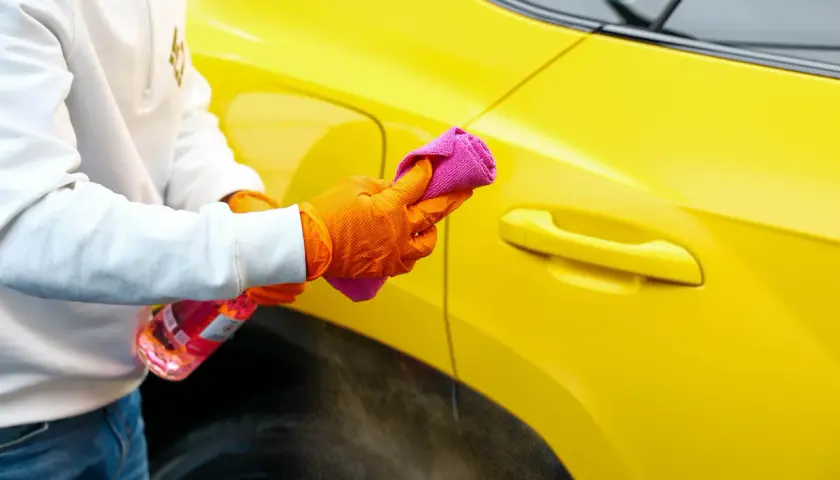 Jak myć auto po ceramice, aby nie uszkodzić powłoki i zachować blask