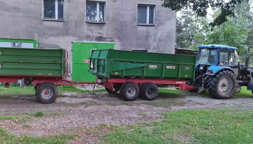 Czy na kat C można jeździć ciągnikiem z przyczepą? Sprawdź przepisy!