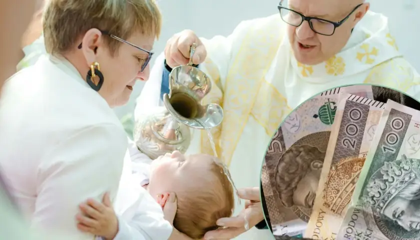 Chrzest dziecka, ksiądz polewa głowę wodą, a obok polskie banknoty. Ile pieniędzy na chrzest od dziadków?