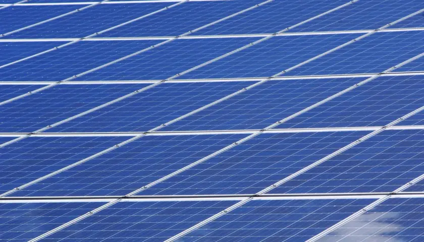 Cena 1 kWh prądu w 2025: Całkowity koszt i co kryje rachunek?