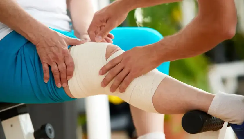 Cómo curar un desgarro muscular: métodos efectivos y tiempos de recuperación