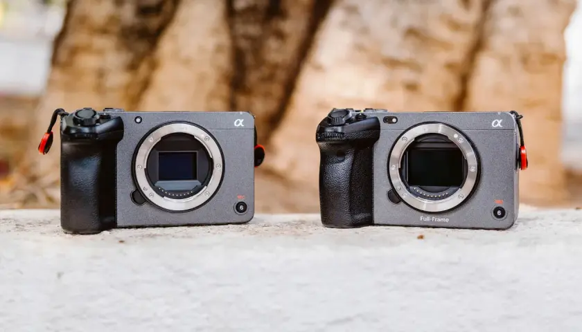 Dwa aparaty Sony FX3 stoją obok siebie, gotowe do uchwycenia każdej sceny.