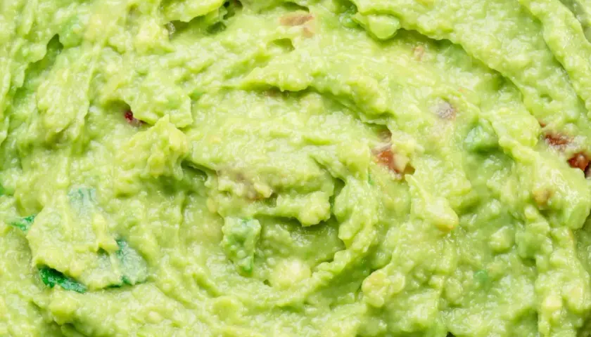 Jak zapobiec ciemnieniu guacamole - sprawdzone metody na świeżość