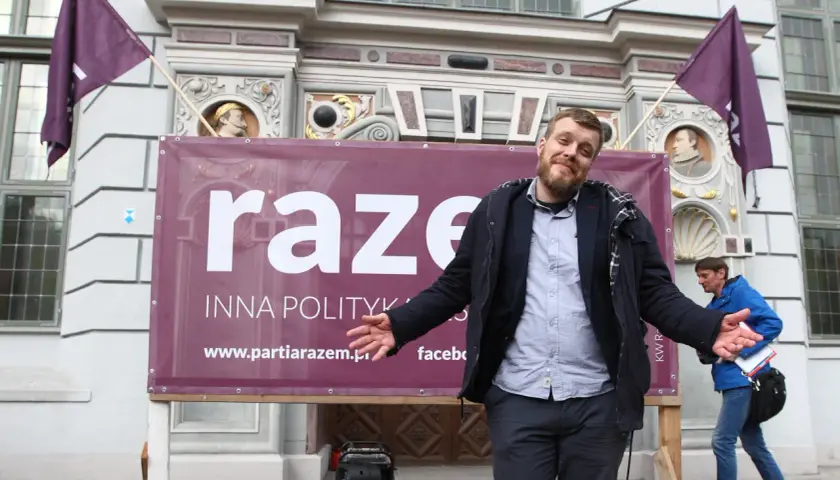 Ile zarabia Adrian Zandberg? Szokujące fakty o jego dochodach