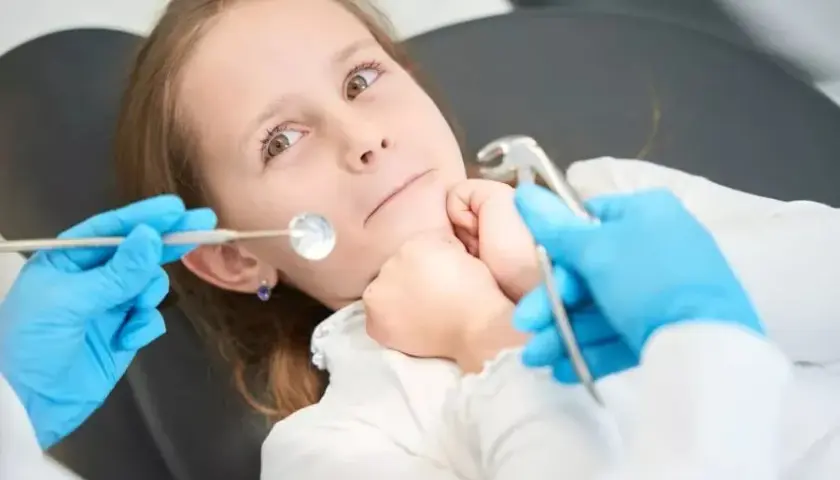 Jak wyrwać zęba? Kiedy, jak i dlaczego kompleksowy poradnik