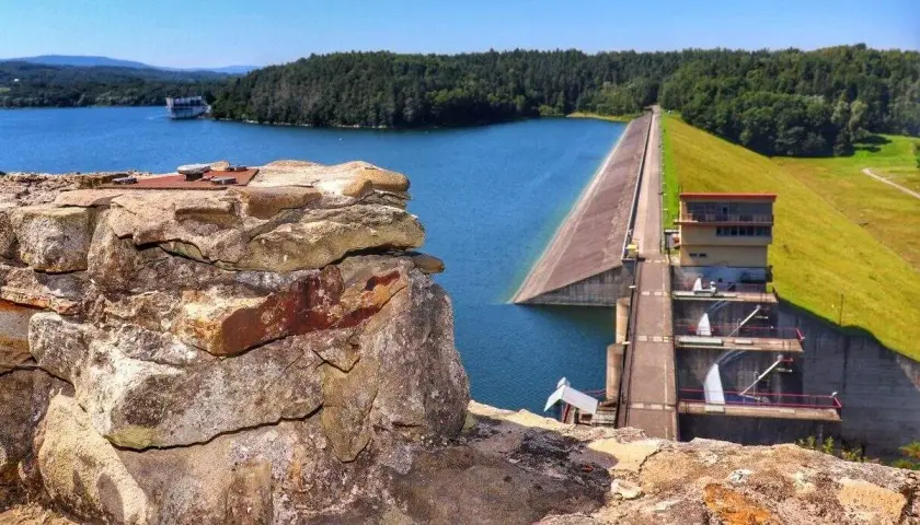 Jezioro Dobczyckie: Zamek, zapora, rejsy. Niezapomniany weekend?