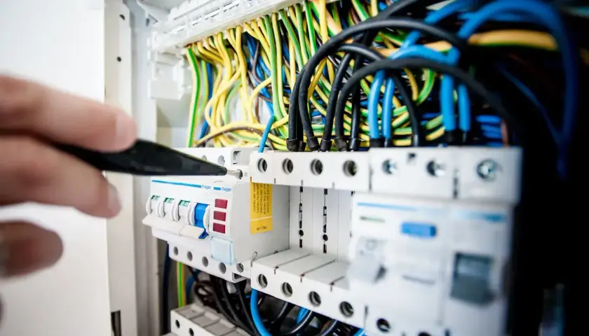 Bezpiecznik do pralki: uniknij awarii i zagrożeń elektrycznych w domu