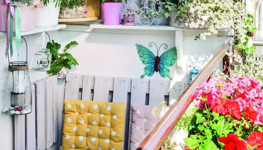 Jak zrobić kwietnik z rury PCV? Poradnik DIY na balkon i do domu