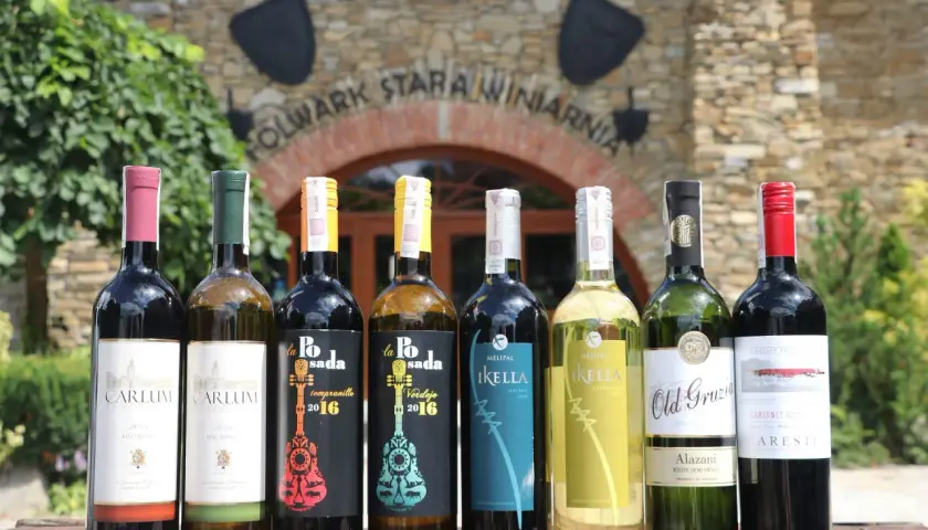 Idealne wino na prezent ślubny: przewodnik, ceny, gdzie kupić