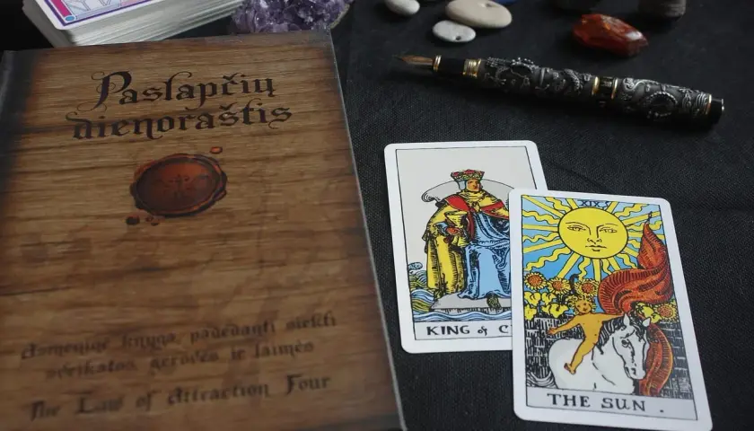 Znaczenie mc w astrologii: Jak wpływa na Twoją karierę i życie społeczne