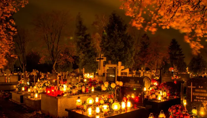 W jakich krajach obchodzi się Wszystkich Świętych i jak to wygląda?