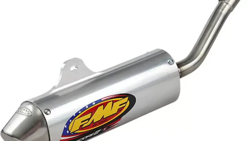 Srebrny tłumik FMF Powercore 2 z logo FMF i amerykańską flagą, gotowy do zamontowania na motocyklu.