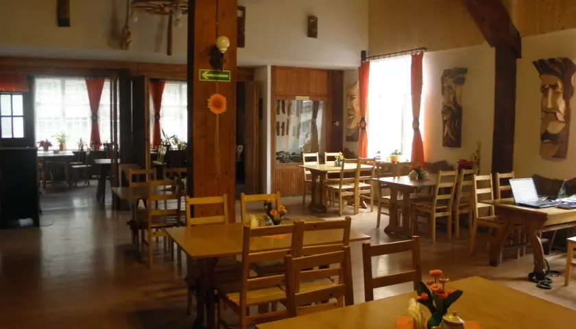 Dworek pod Wieżycą - aktualne informacje o rezerwacjach i atrakcjach