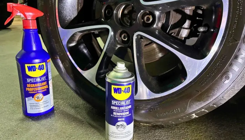 Productos WD-40 Specialist listos para ayudarte a saber como limpiar las llantas del coche y dejarlas como nuevas.