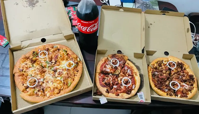 Ile cm ma duża pizza w Pizza Hut? Sprawdź jej rozmiar i wymiary