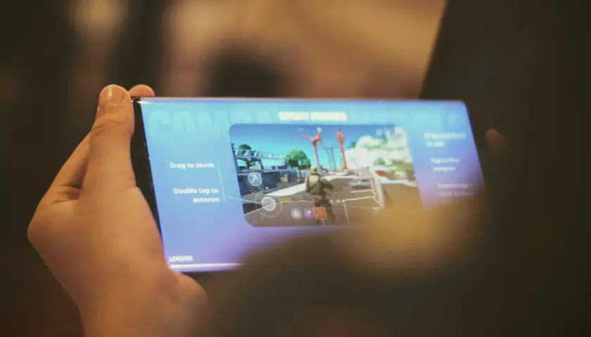 Gra Fortnite na telefonie, instrukcja sterowania. Jak zainstalować Fortnite i zacząć grać.