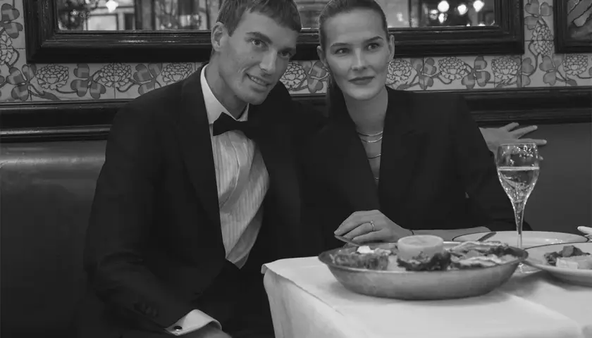 Stylowe pomysły na sylwester w klubie – co się ubrać, aby błyszczeć
