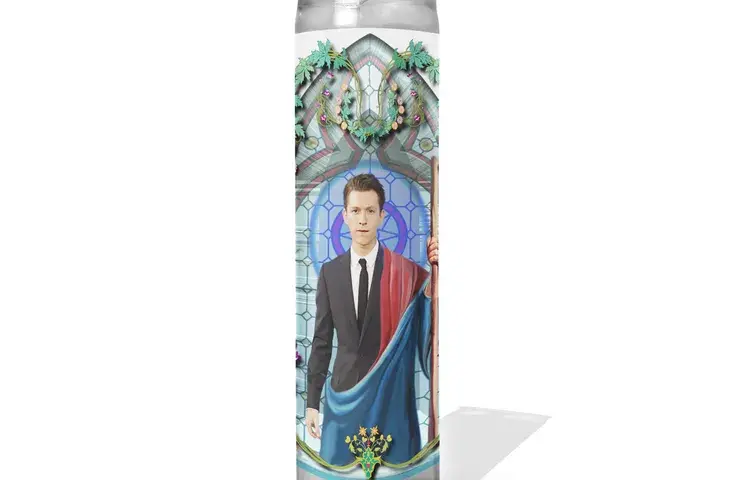 Świeczka o zapachu Toma Hollanda - idealny wybór dla fanów aromatów
