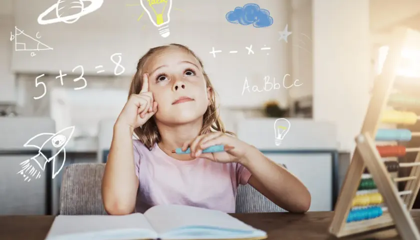 Bambina pensa a formule matematiche e concetti, come in uno stadio operatorio concreto, con disegni di razzi e pianeti.