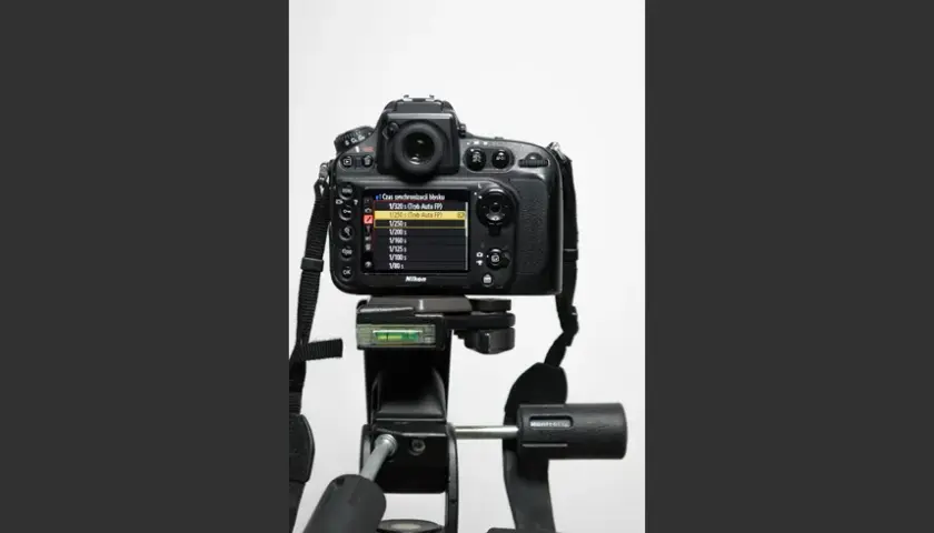 Jak wyłączyć lampę błyskową w aparacie Nikon - proste kroki i porady