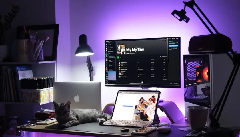 Najlepsze stanowiska streamerów i youtuberów: inspiracje dla Twojego setupu