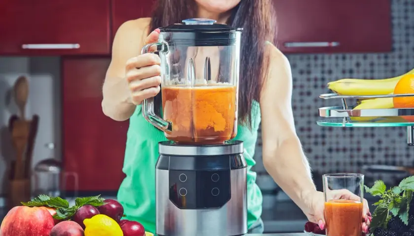 Jaki blender do koktajli kupić? Ekspert radzi, co wybrać!