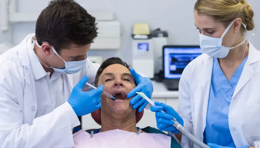 Ile trwa znieczulenie u dentysty? Przewodnik po czasie drętwienia