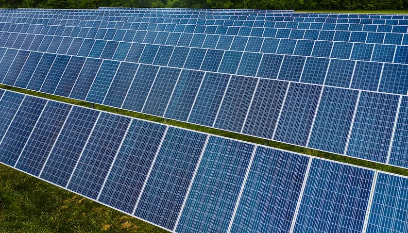  Fotowoltaika na gruncie - ile kosztuje montaż i instalacja? Panel PV na działce to opłacalne źródło energii
