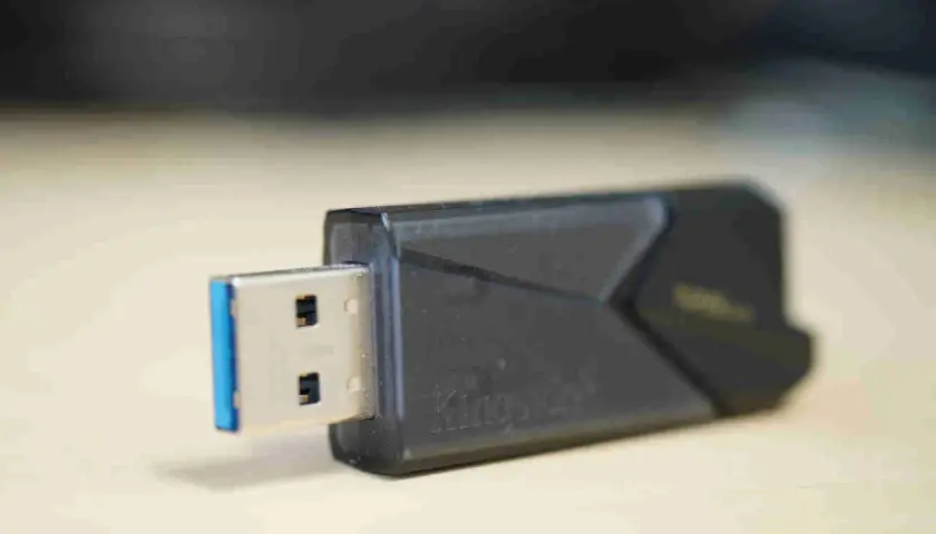 Twój pendrive nie działa? Napraw go i odzyskaj dane!