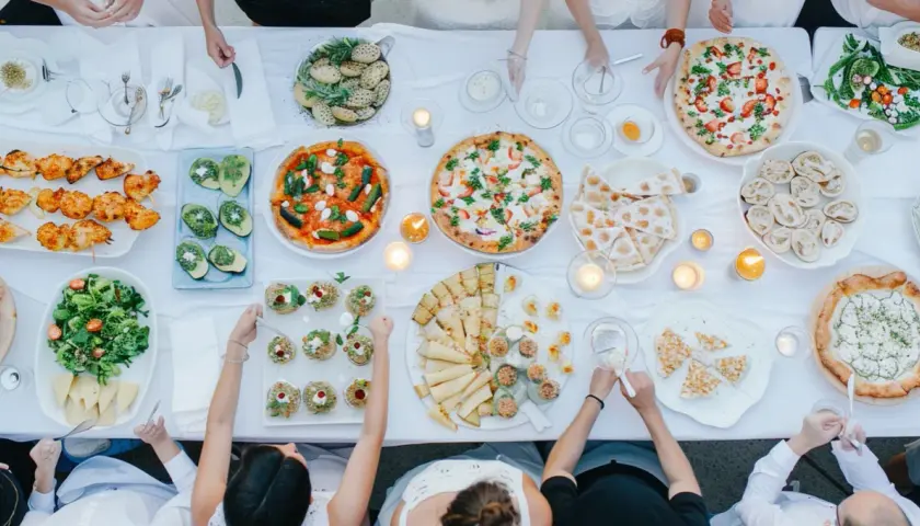 Catering na urodziny: Ile kosztuje? Jak nie przepłacić? Poradnik