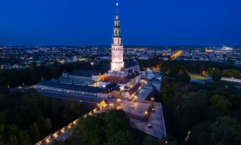 Msze wieczyste ile kosztują? Sprawdź ceny i lokalizacje w Polsce