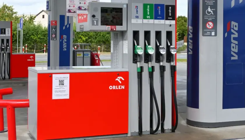 Kiedy tańsze paliwo na Orlenie? Sprawdź daty promocji i rabatów