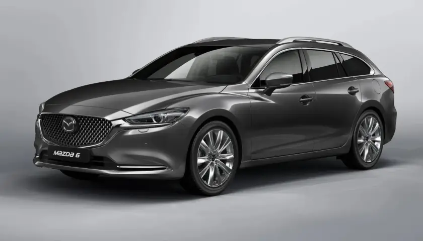 Szary kombi Mazda 6 z eleganckimi felgami. Sprawdź rozmiar opon dla swojego modelu Mazda 6.