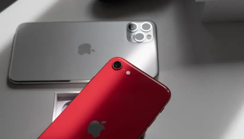 iPhone SE: Ile cali ma Twój ekran? Od 4 do 6,1 cala!