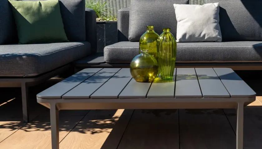 Meble ogrodowe loft: Jak stworzyć modną przestrzeń? 6 rad